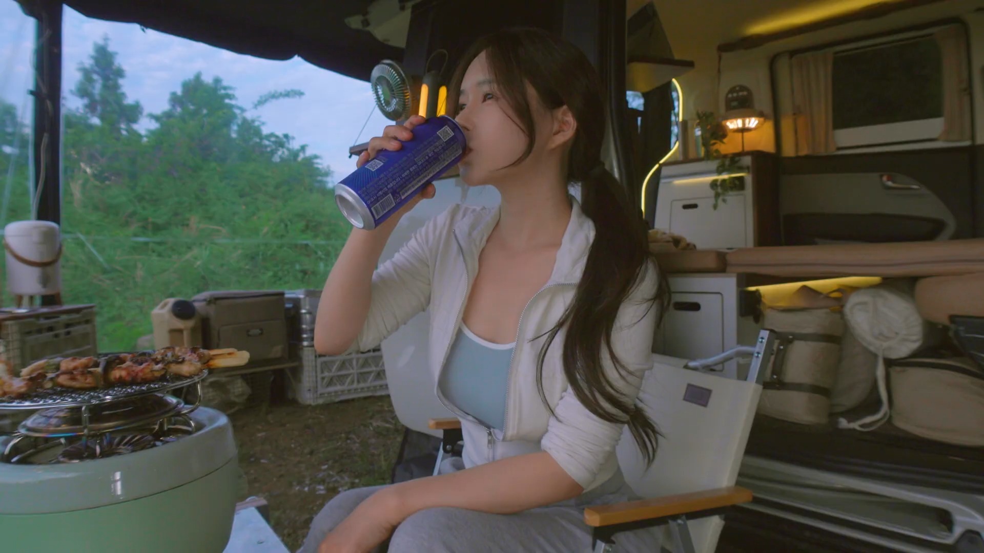 黄仁勋年内第三次访华，用这个词形容中国AI产业